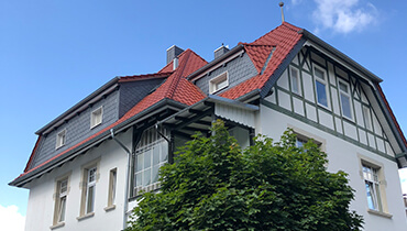 Dacheindeckung einer alten Villa